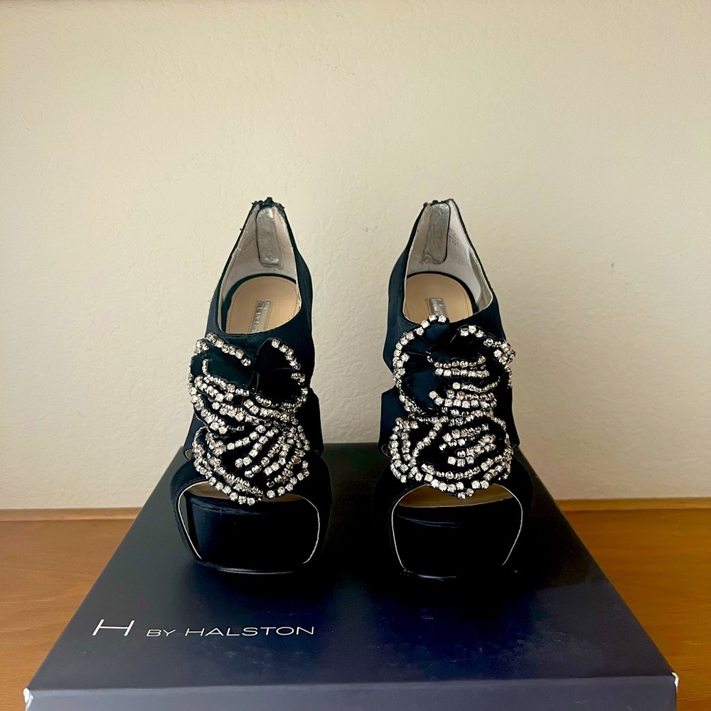 HALSTON AMENA PLATFORM